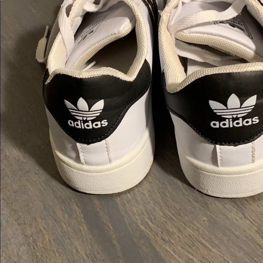 ππ HOST PICK ππ Adidas Shoes / Womenβs Sneakers - Picture 7 of 7